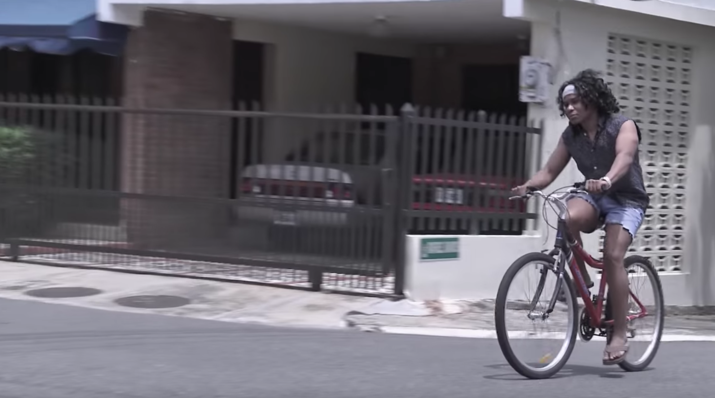 A Reír Con Miguel Y Raymond Presenta Su Video La Bicicleta