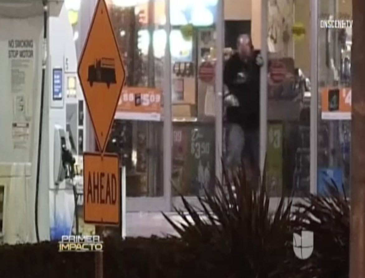 Mira Como La Policía De California Asesina A Un Ladrón A Las Afuera De Una Tienda
