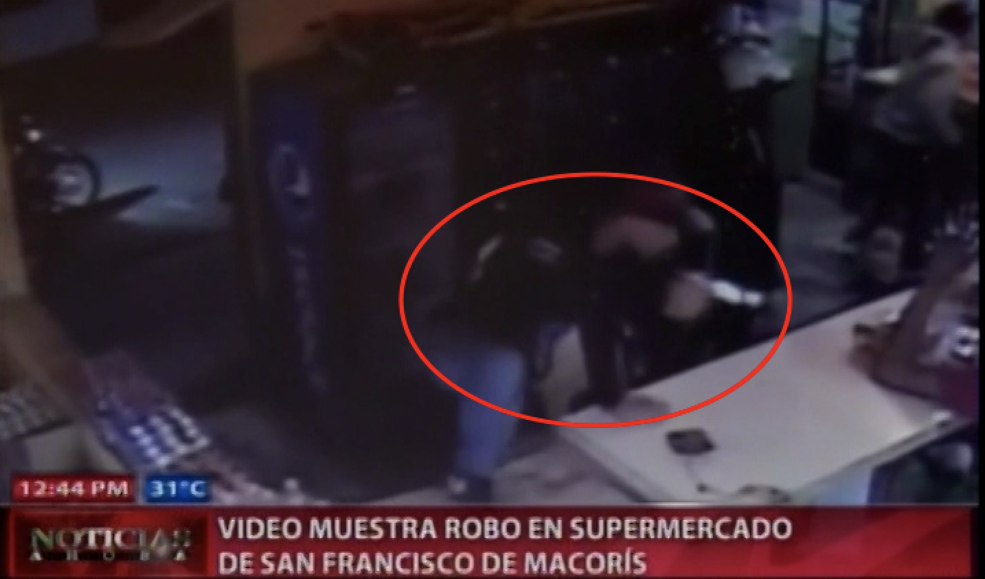 Captado En Video: Varios Ladrones Asaltan Este Colmado En SFM