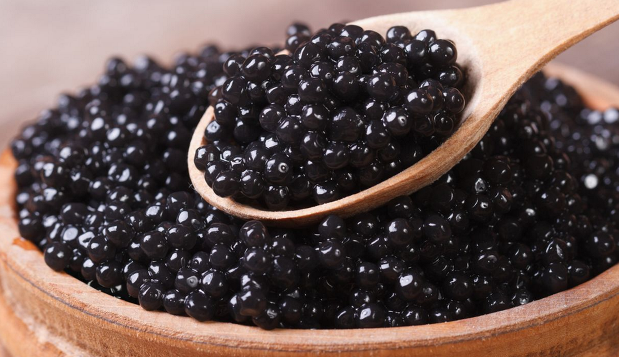 ¿Sabes Qué Es El Famoso Caviar? ¿Por Qué Los Franceses Lo Comen Tanto En Diciembre?