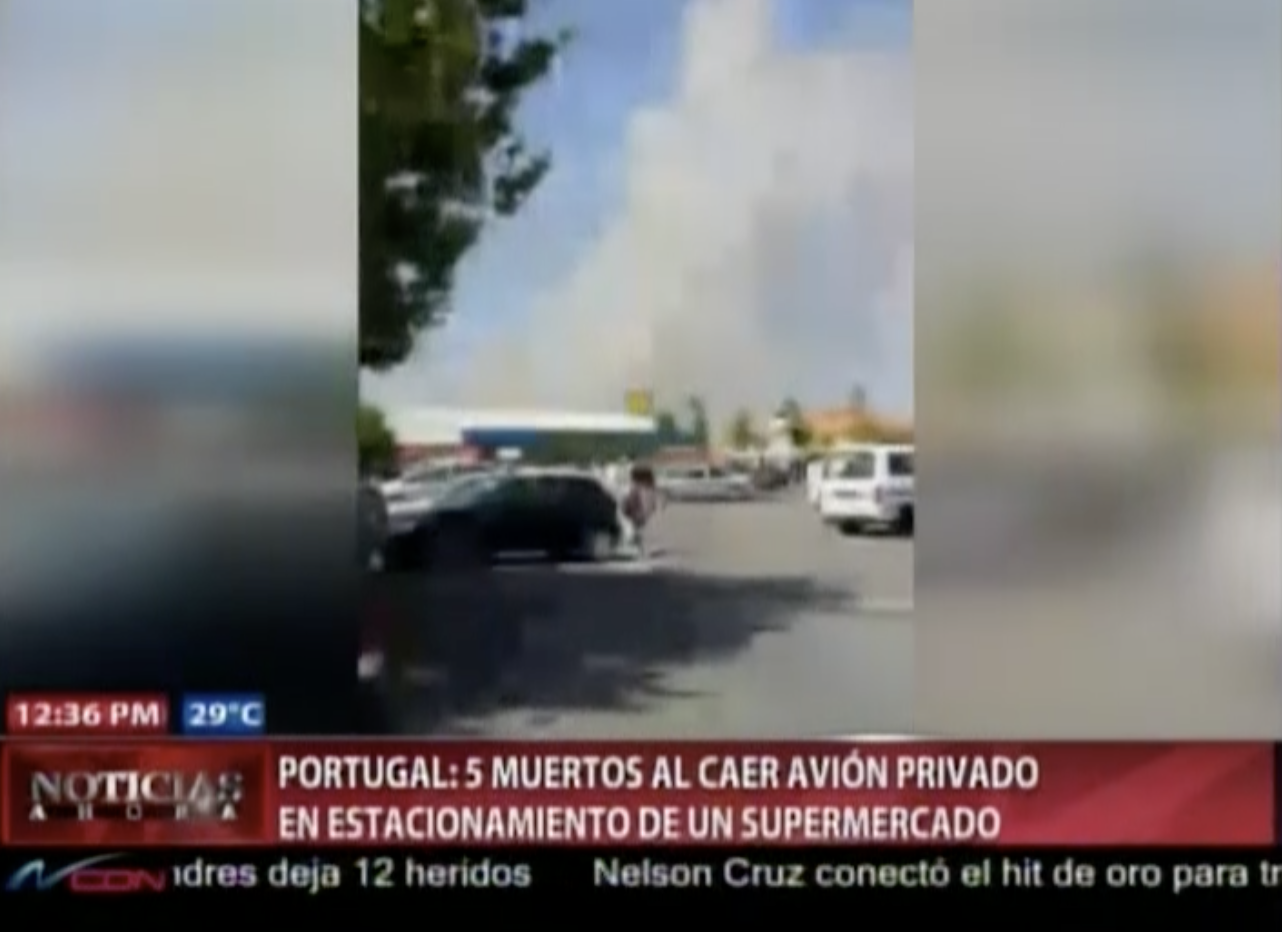 Un Avión Cae Sobre Un Estaciona Miento De Mercado En Portugal