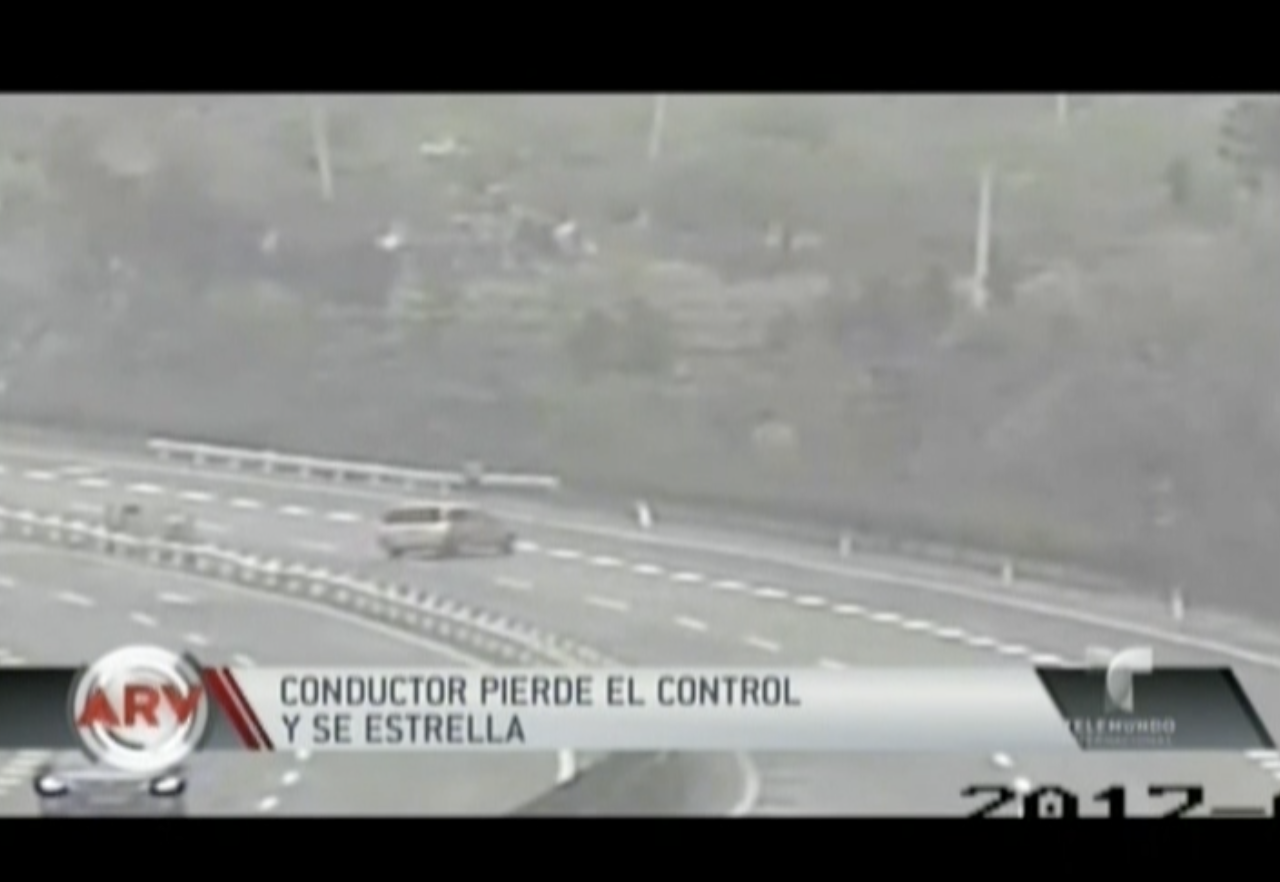 Conductor Pierde El Control En Plena Autopista