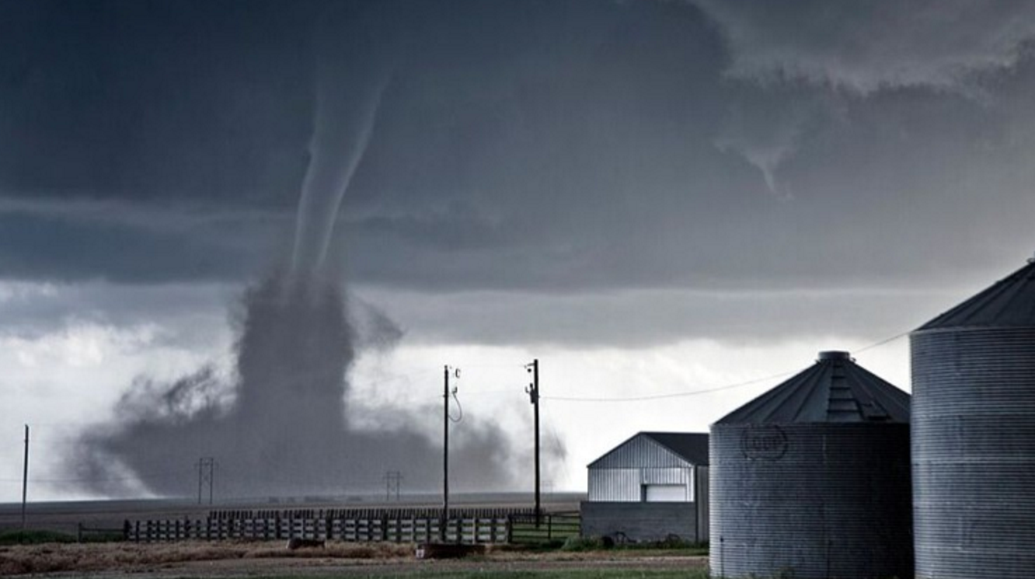 Impresionantes Imágenes De Grandes Tornados En Texas Causando Destrozo A Su Paso