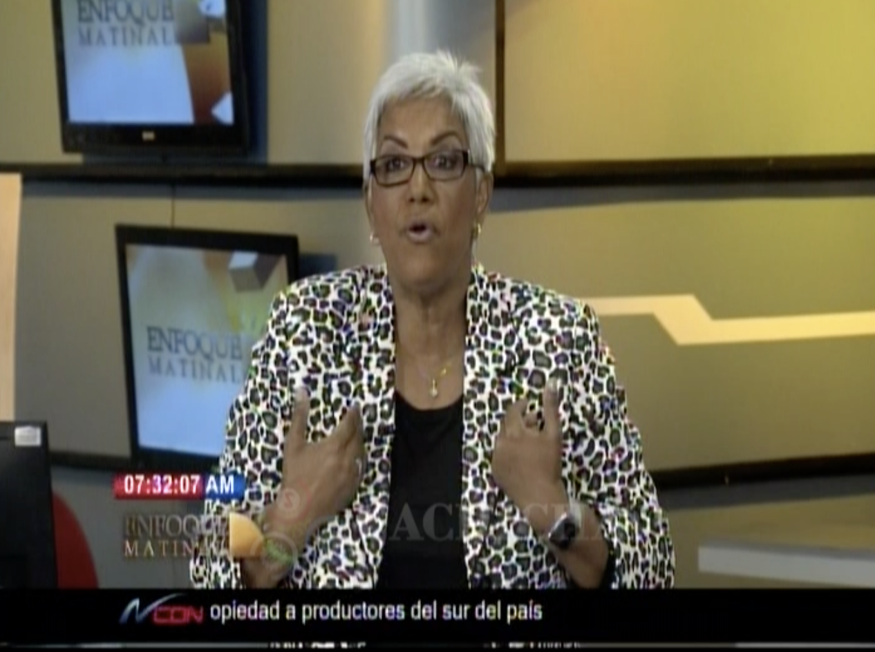 Lo Que Faltaba: Se Descubre Que Diputada Yomary Saldaña  Cobra Sueldo Como Maestra En El Ministerio De Educación