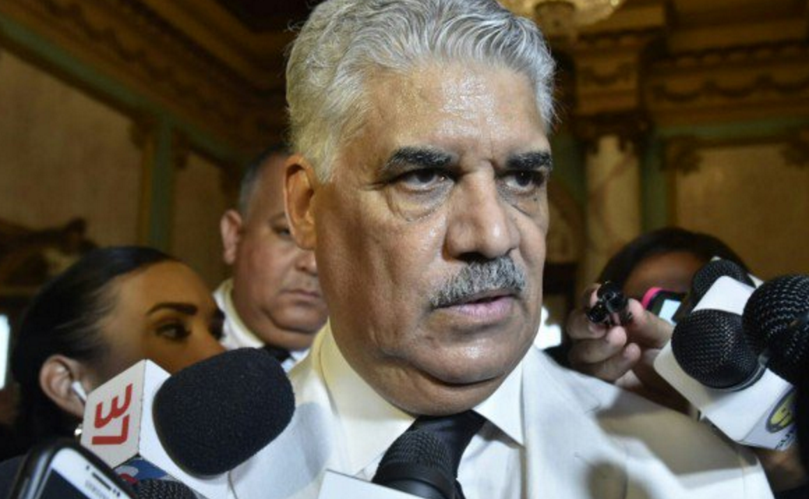 Se Van Diputados Y Miembros Del PRD Por Descontento Con Miguel Vargas Maldonado