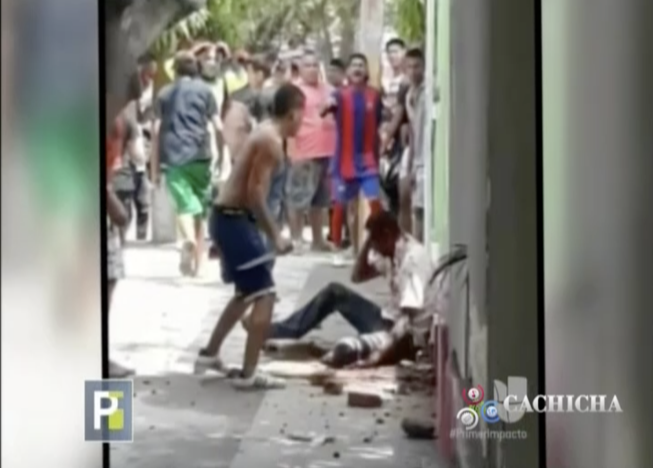 Imágenes Fuertes: Por Enfrentar A Unos Ladrones Lo Mataron A Pedradas