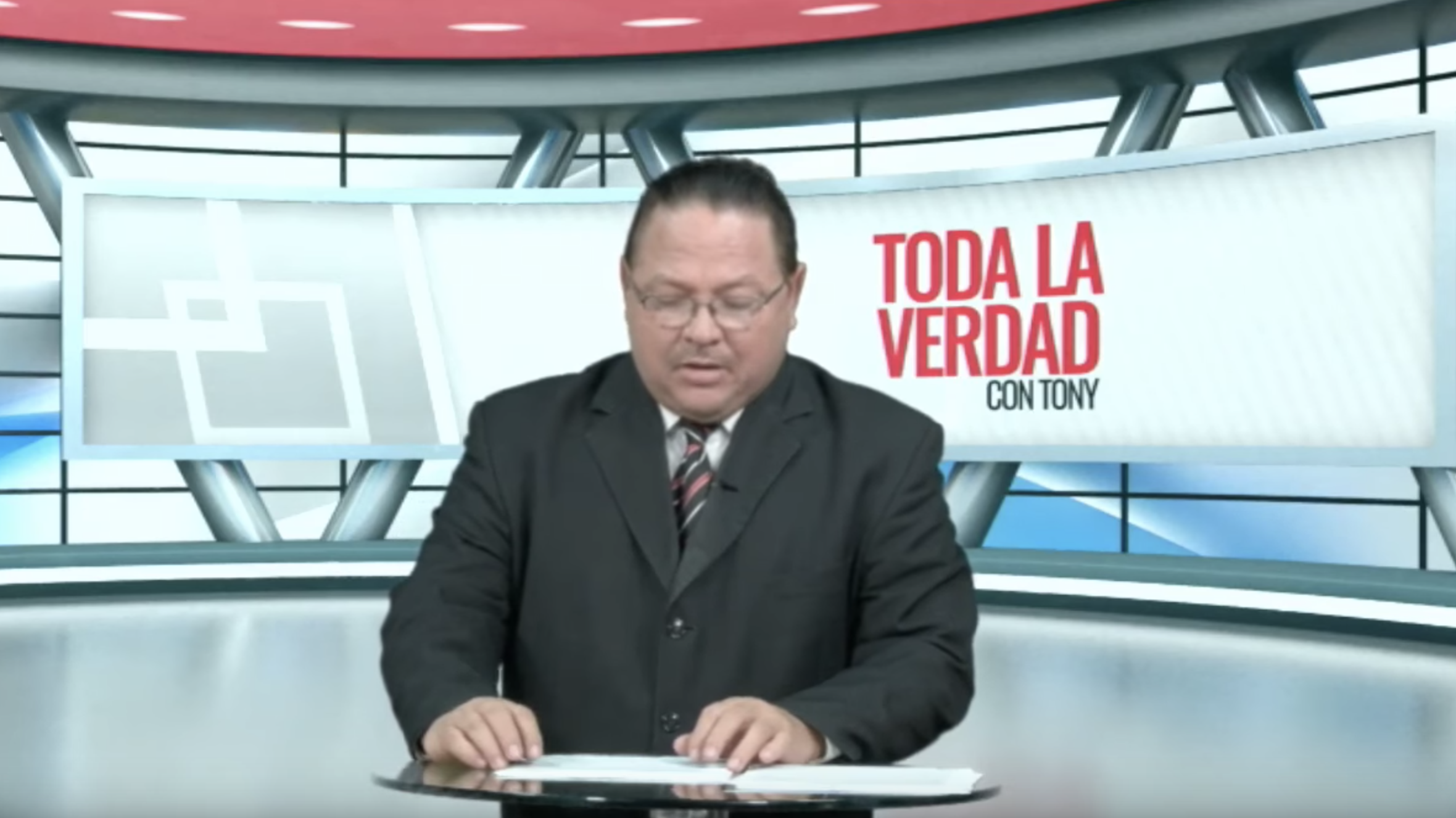 En Toda La Verdad Con Tony Reportaje Desde Las Calles De Santiago / Lo Que Pasa En La Esquina