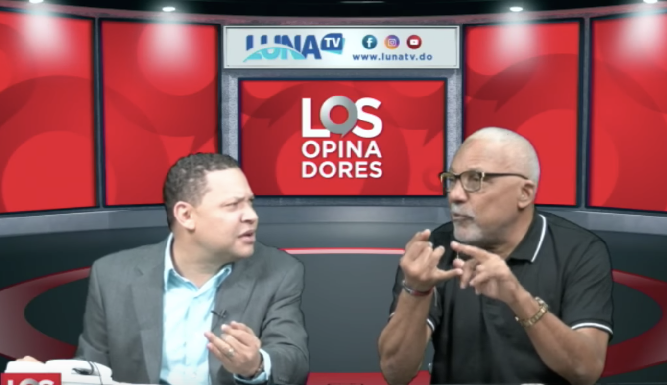 Los Opinadores Destapan Las Supuestas Botellas De Danilo Medina