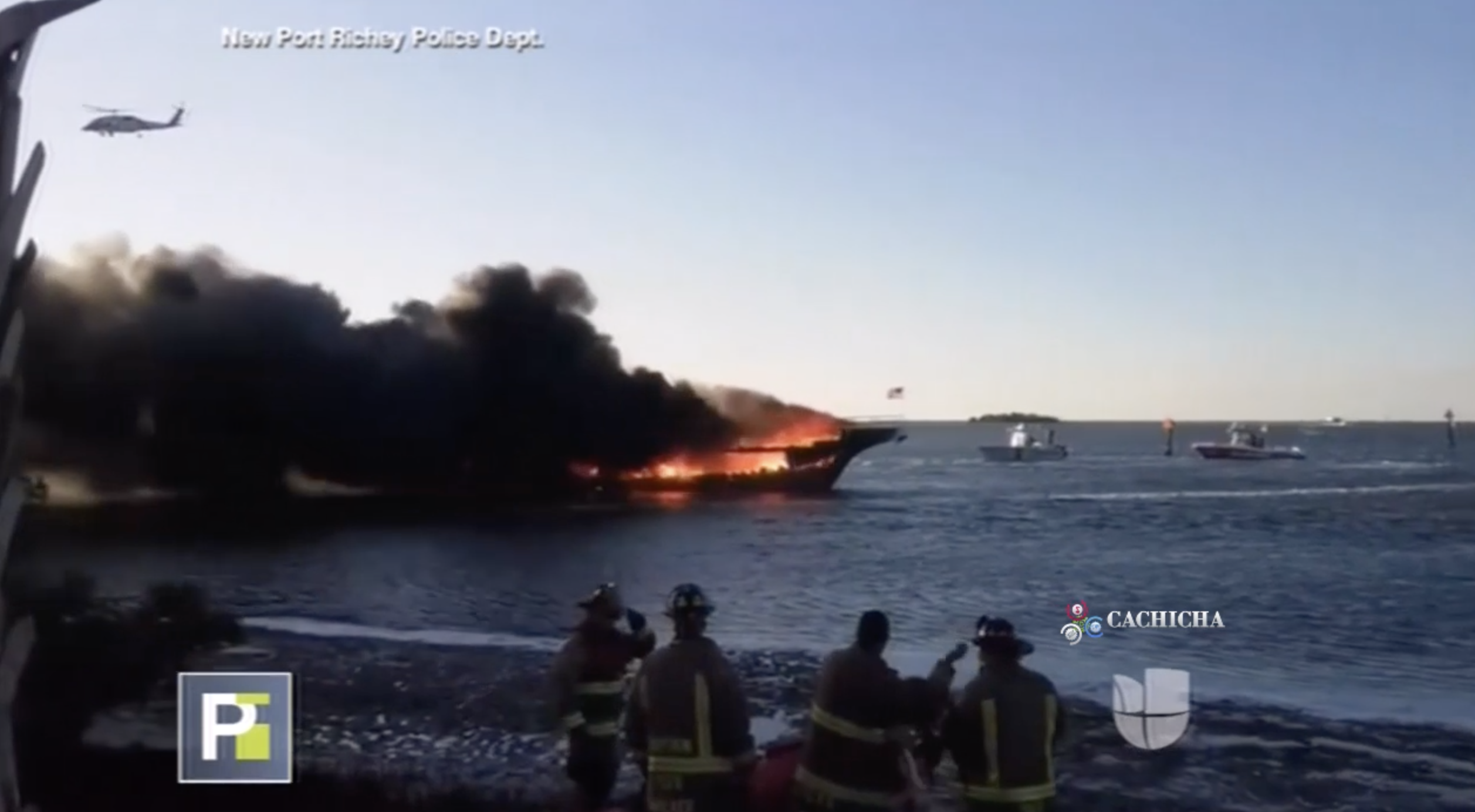Imágenes De Impacto: Bote En Florida Se Incendia Con 50 Personas A Bordo