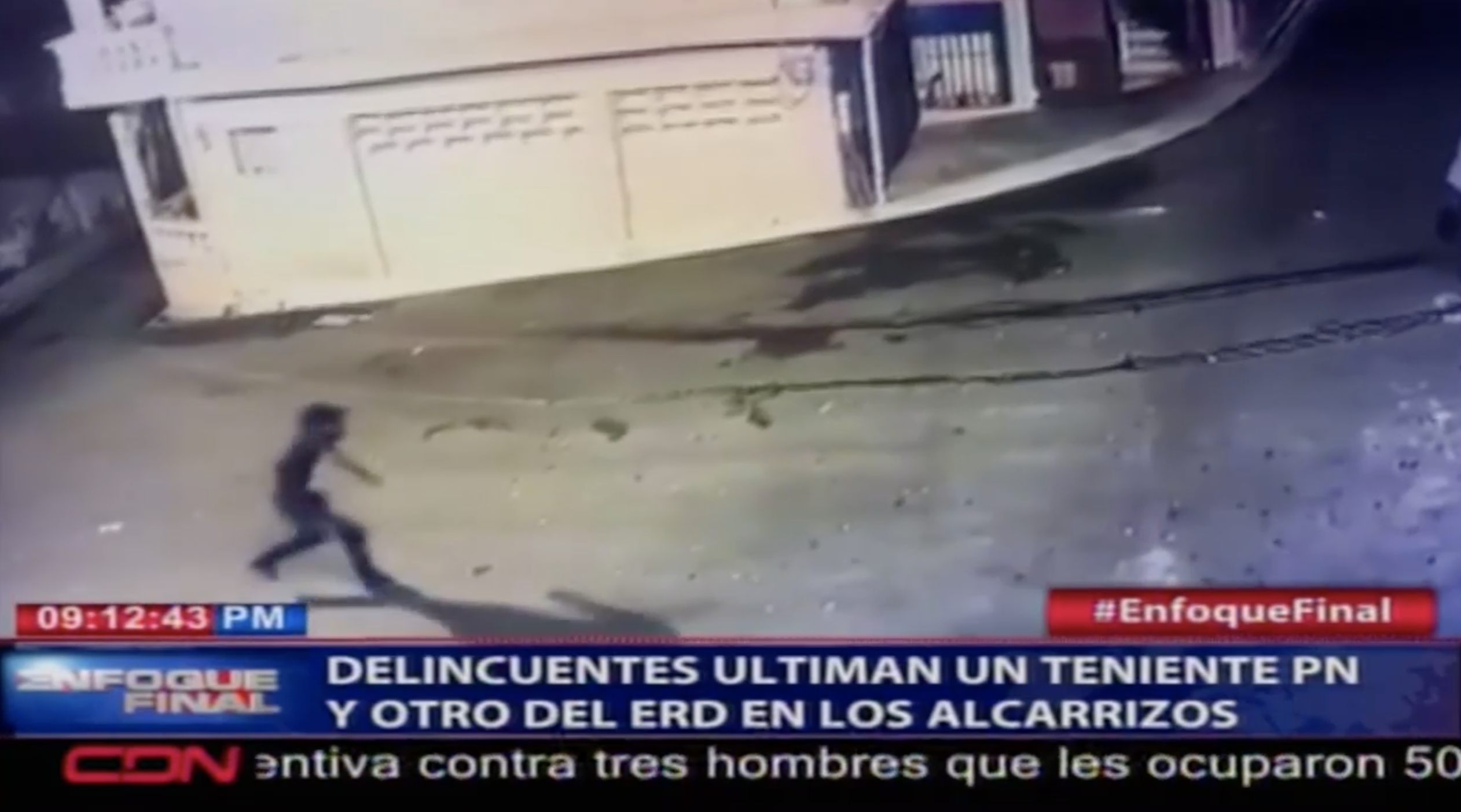 Video Impactante Que Muestra Como Un Ladrón Asesina A Teniente De La Policia Nacional En Los Alcarrizos