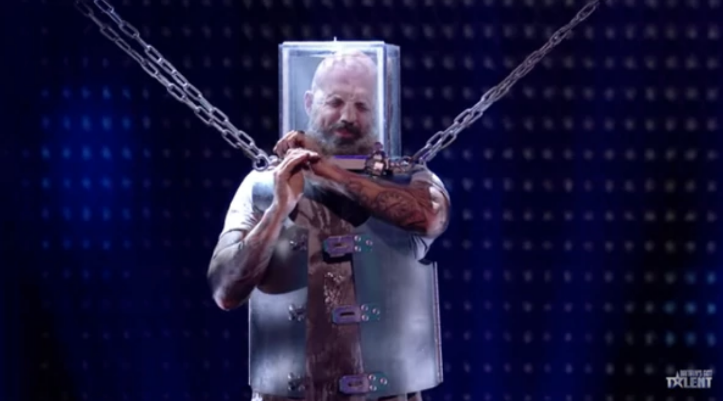 Intentó Llegar A La Final Del Reality “Britain’s Got Talent” Con Un Truco De Escapismo Y Casi Muere En Vivo Y En Directo