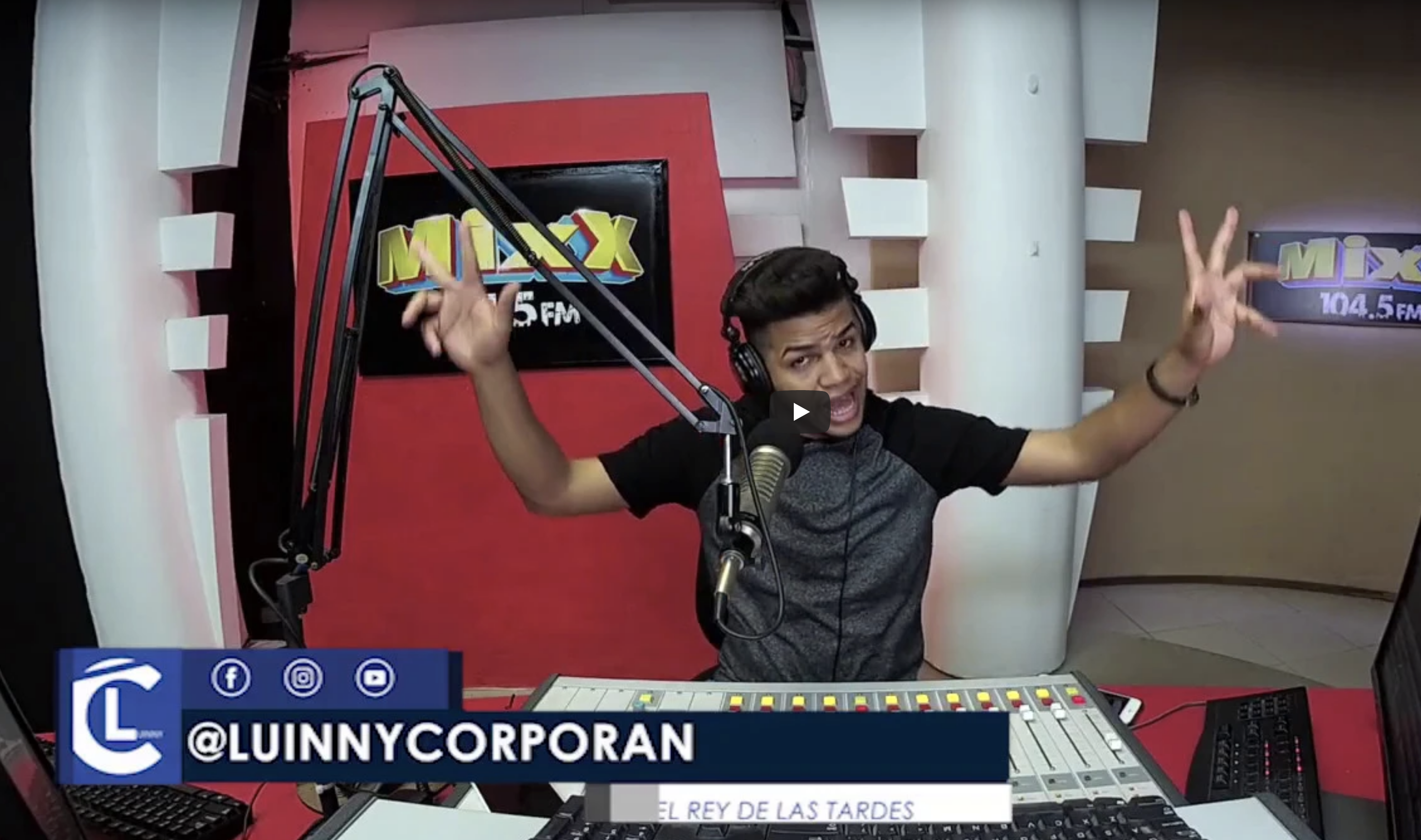 El Mensajero Que “No Aguanta Mas Acoso Del Contador GAY De La Empresa” (Pide Ayuda Desesperado)