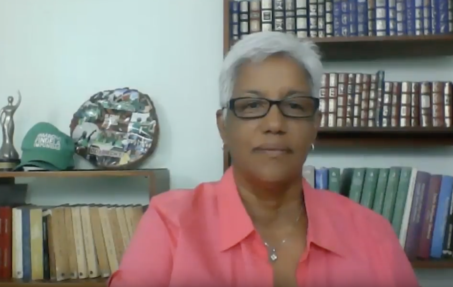 Caliente: Altagracia Salazar “Las Peripecias De Leonel”