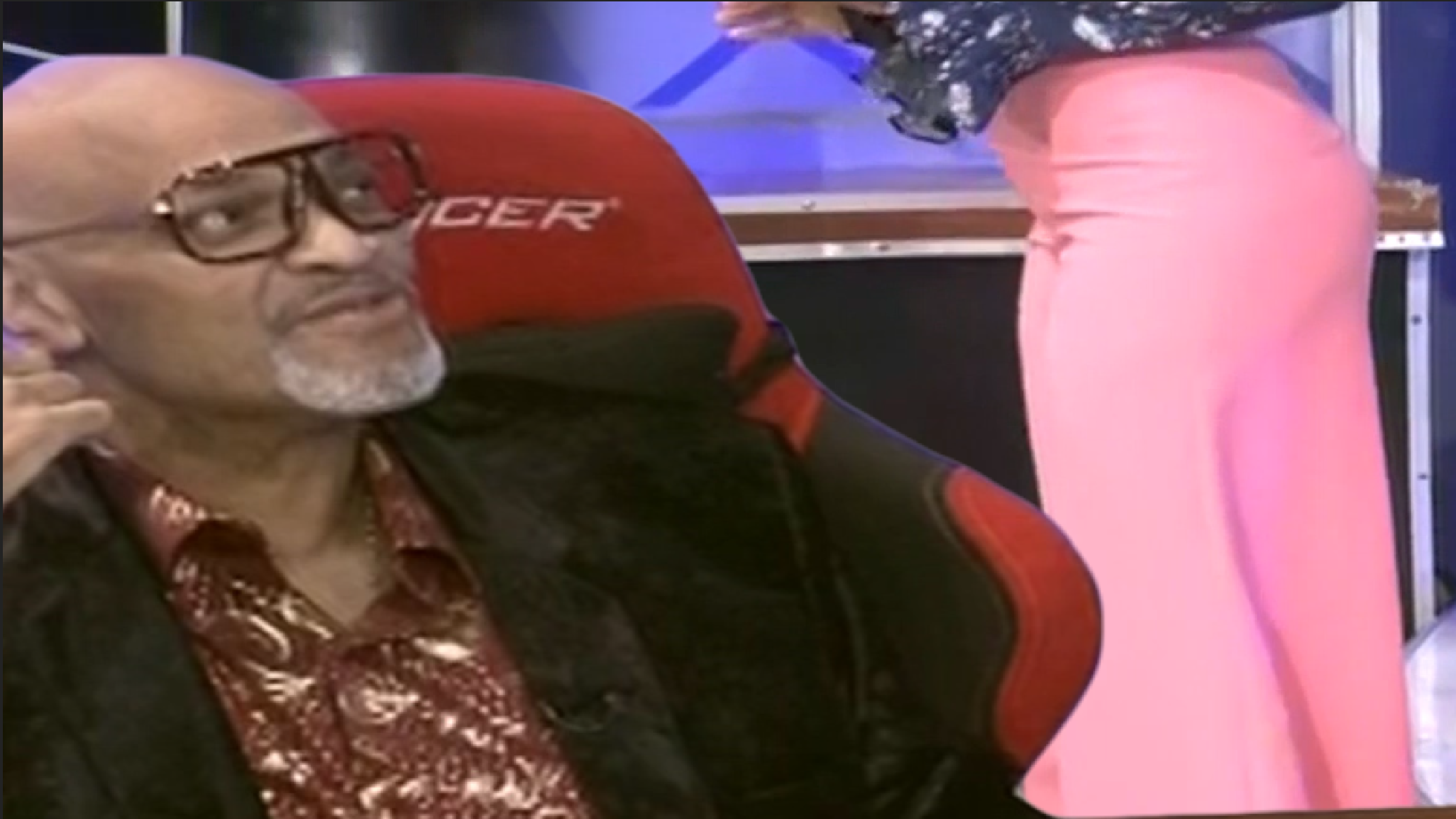 Nelson Javier En Buena Noche ¿Usted Ha Cuestionado Bien Su Pantalón?