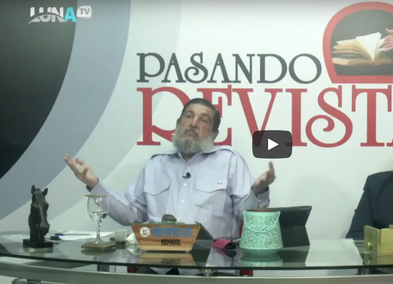 Ay Santo !!  Según Comunicador Sepultan Restos De Monchy Rodriguez En Nicho Equivocado / Pasando Revista