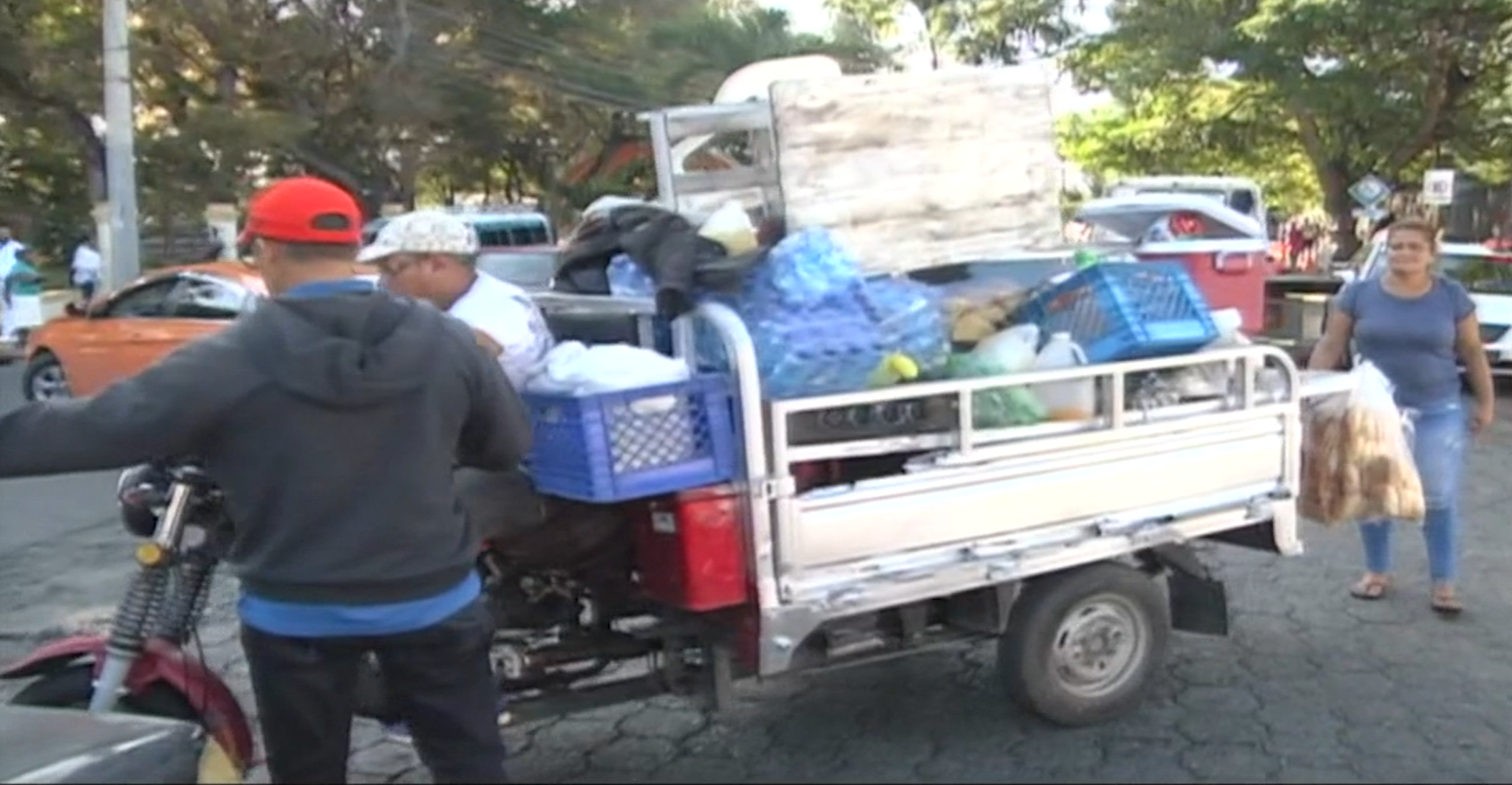 Vendedores De Comida Se Quejan De Que No Les Permiten Vender En Los Alrededores Del Hospital Cabral Y Báez