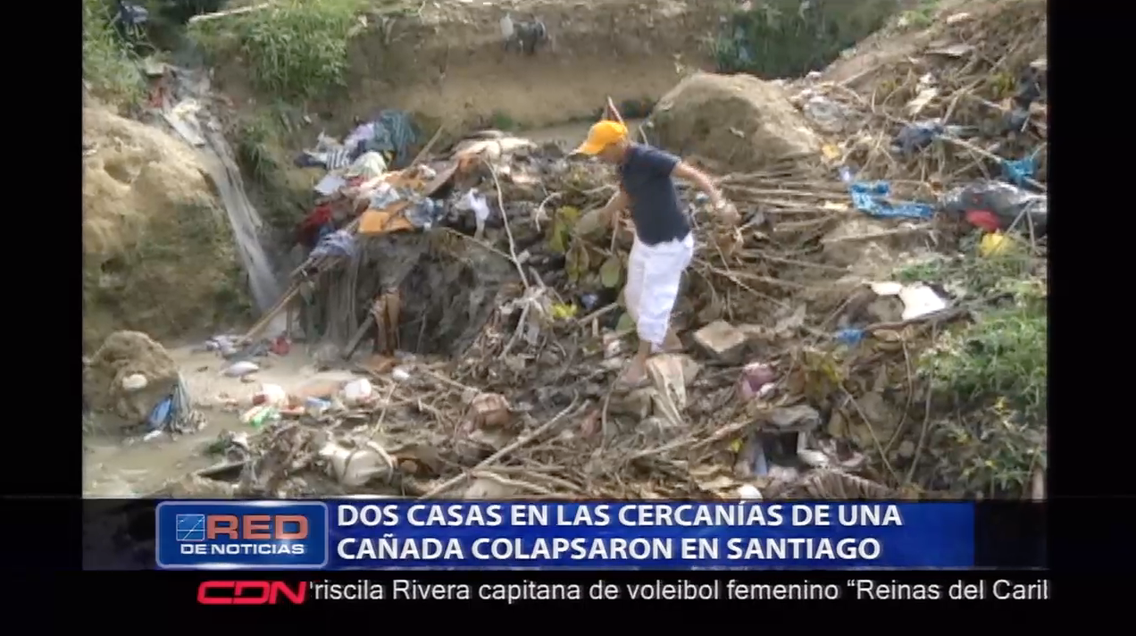 Dos Casa En La Cercanías De Una Cañada Colapsaron En Santiago