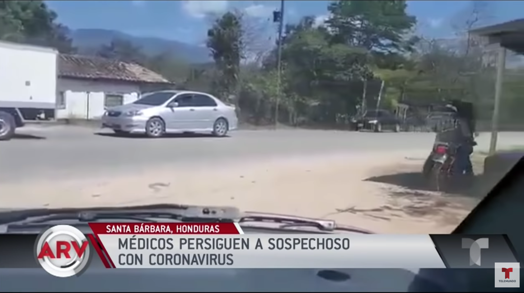 Sospechosos De COVID-19 Escapan De Aislamiento Y Provocan Persecución