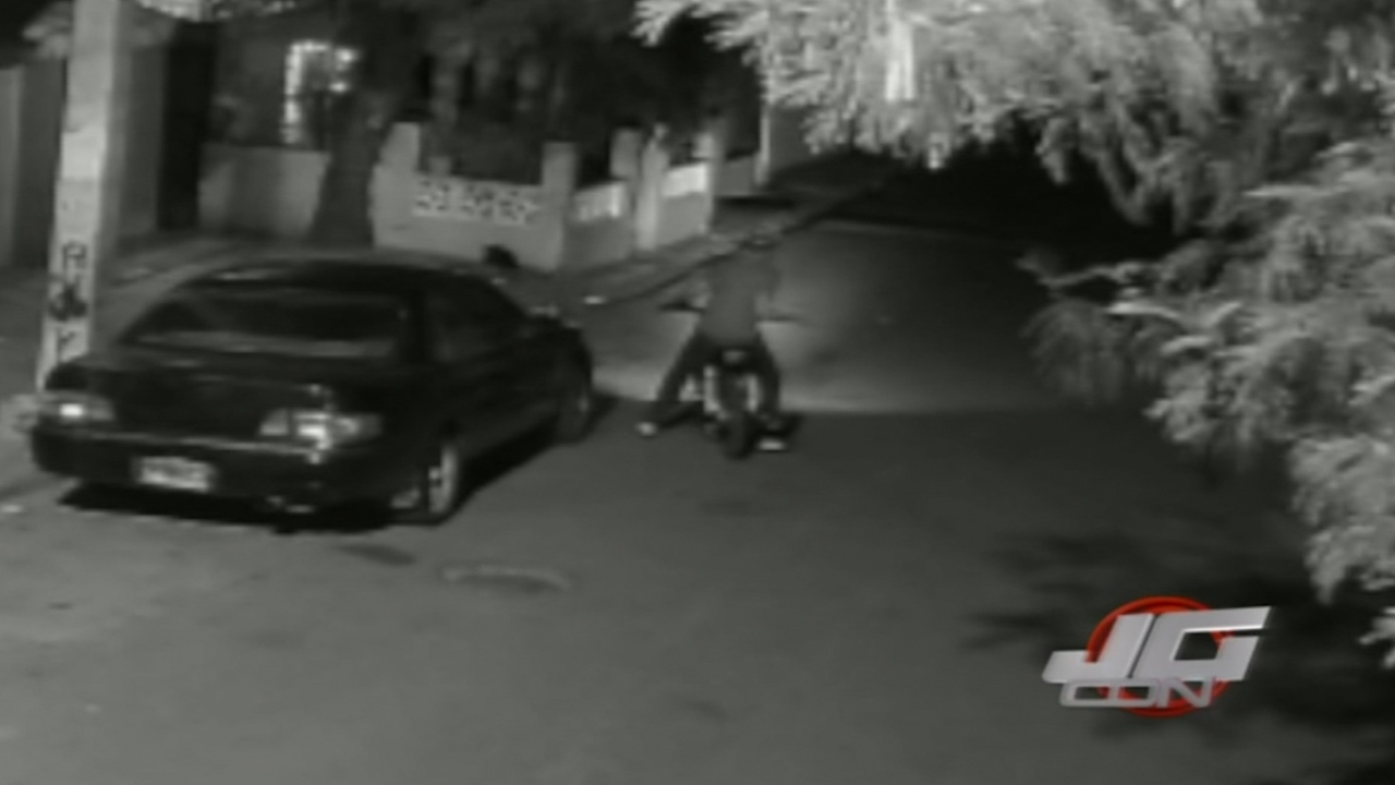 Captado En Cámara De Seguridad El Momento En Que Fueron Heridos De Bala Dos Jóvenes En Medio De Un Intento De Asalto En Santiago