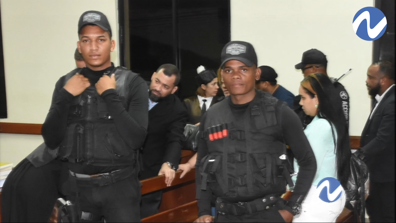 La Foto-Crónica De Franklin Guerrero: La Política En El Último Arbolito De Danilo Y La Ausencia Del Cura Florenzan Acusado De Violación A Menores