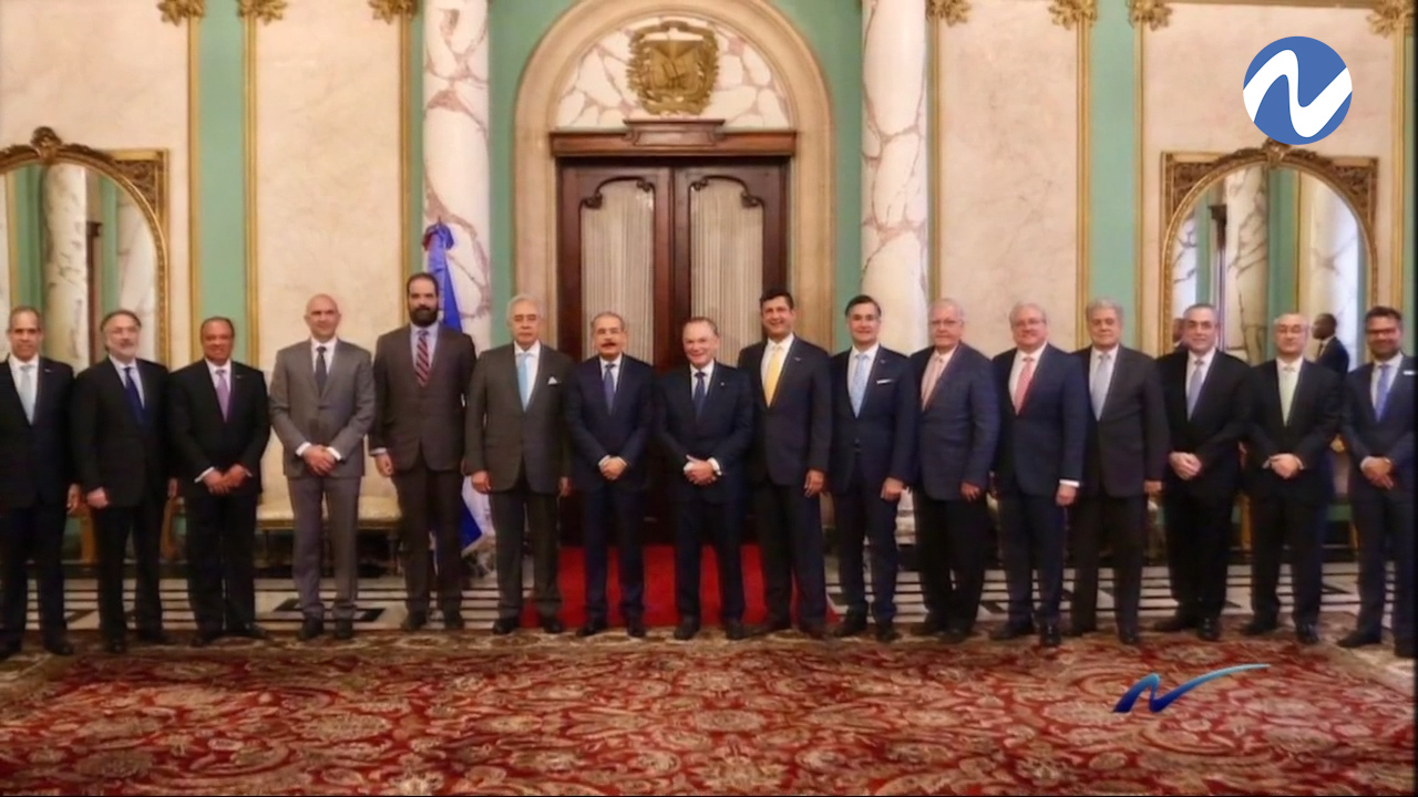 Foto-crónica: Sigue La Política, Entre Ruedas De Presa Y La Visita Empresarial A Danilo, Gonzalo Se Lanza