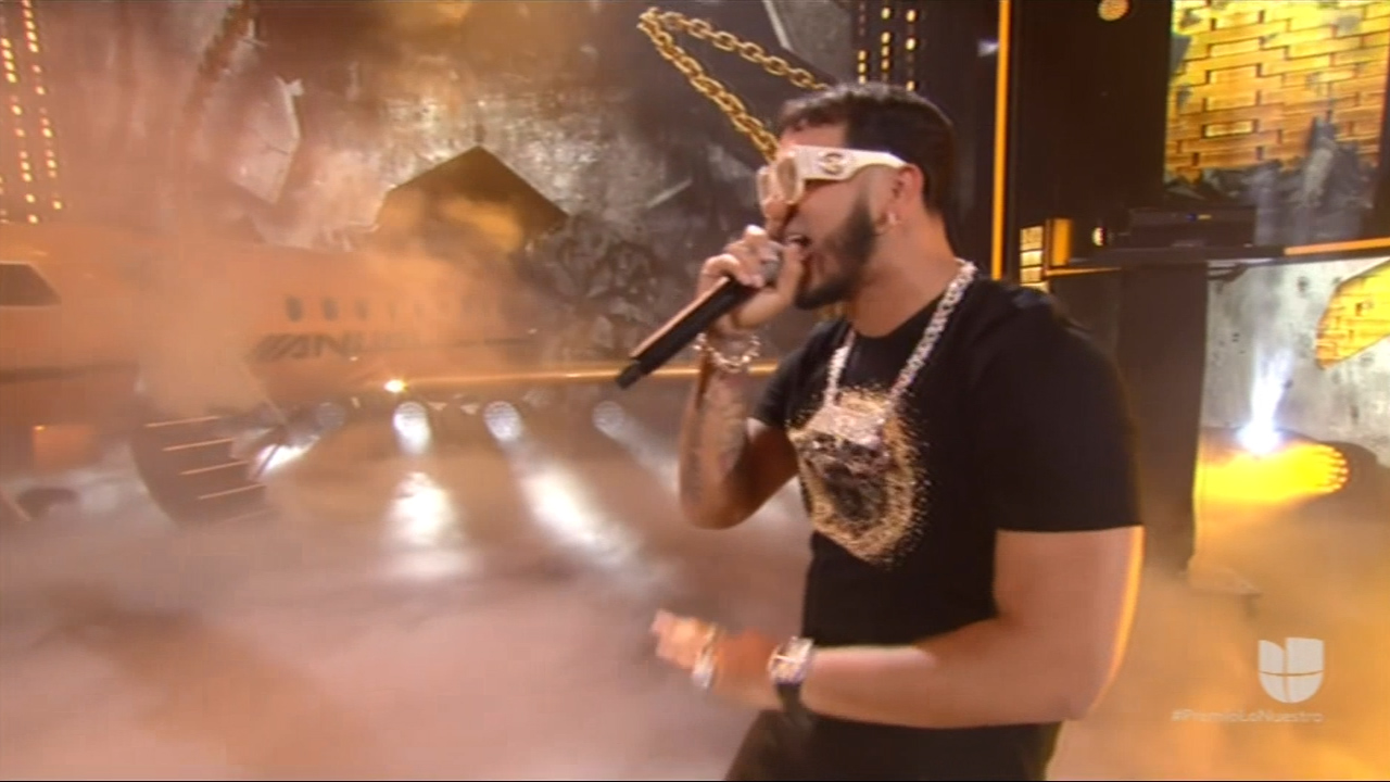 Presentación De Anuel En Premio Lo Nuestro 2019