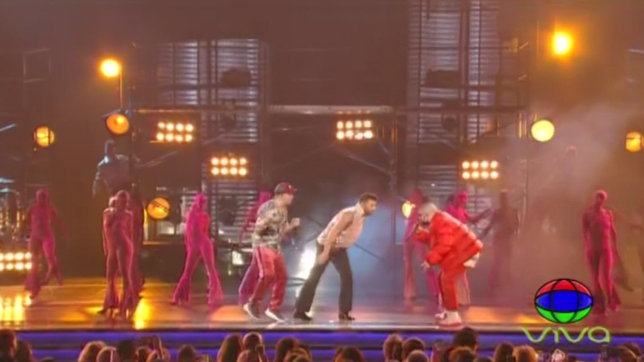 Ricky Martin, Residente Y Bad Bunny Se Unen En Los Latin Grammys Y Ponen A Vibrar El Escenario