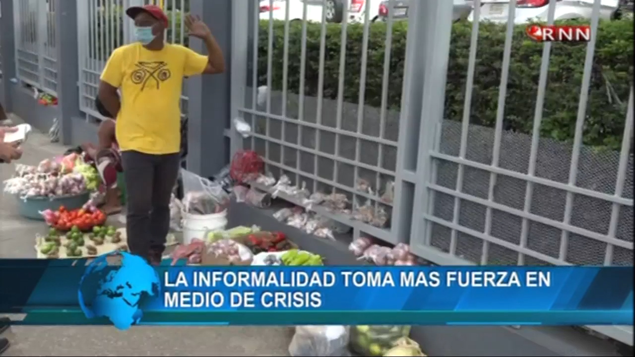 Sin Fuentes De Ingreso Empleados Despedidos Acuden A La Venta Informal De Alimentos Y Otros Productos