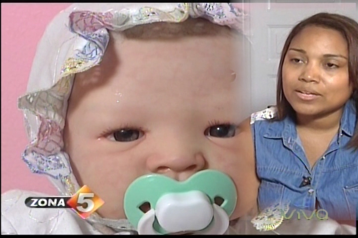 Glenny Capellán Convierte Muñecas En Bebés Realistas