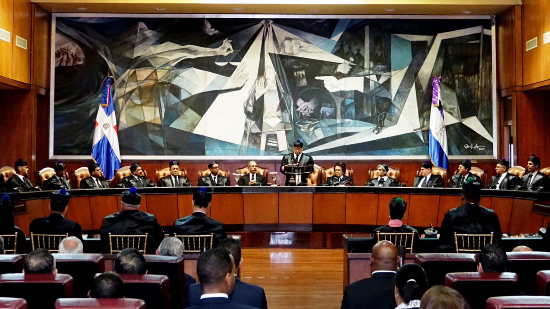 Sistema Judicial En RD No Debe Detenerse Según Comunicador Y Lo Explica