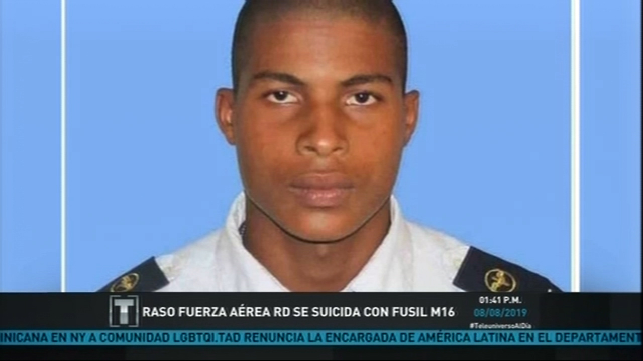 Raso Fuerza Aérea RD  Se  Suicida Con Fusil M16