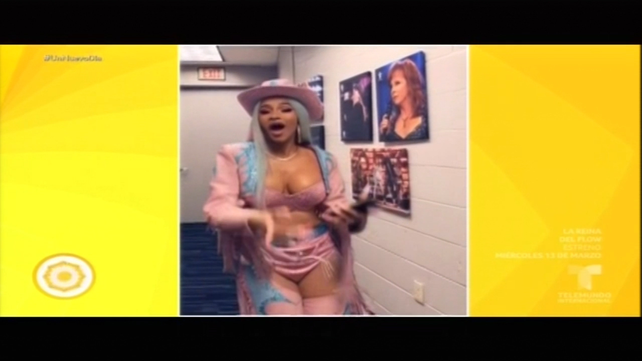 Cardi B Rinde Tributo A Selena Quintanilla