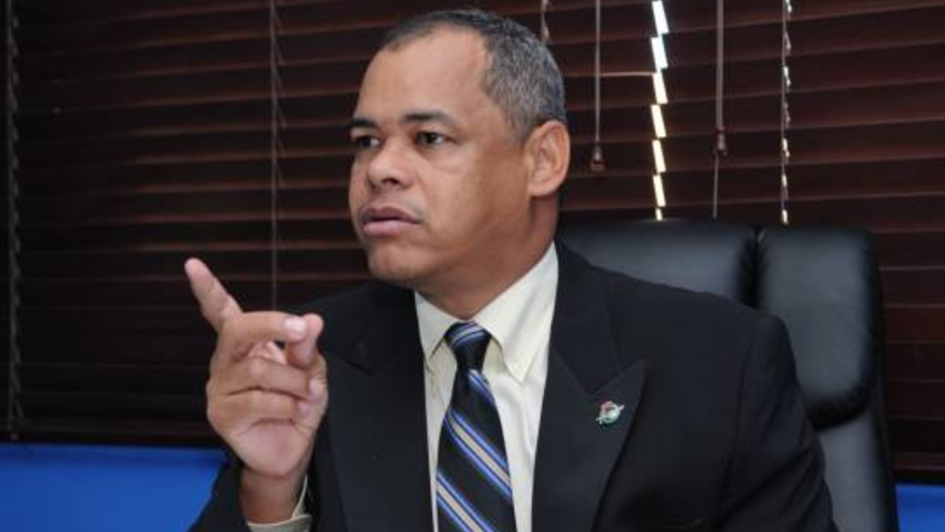 Pastor Merán Habla Sobre La Corrupción En La Misma Iglesia