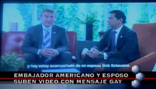 Embajador Americano Y Su Esposo Suben Video Con Mensaje Gay