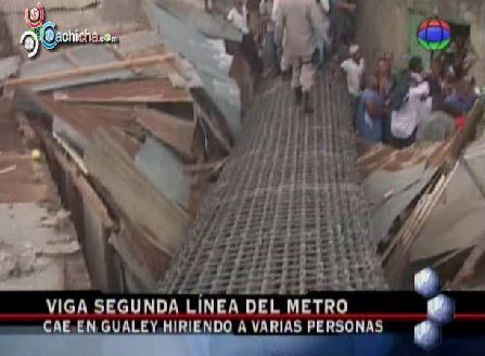 Viga De La Segunda Línea Del Metro Cae En Gualey Hiriendo A Varias Personas