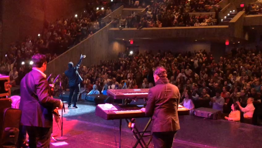 Héctor Acosta “El Torito” A Casa Llena En Lehman Center, NYC