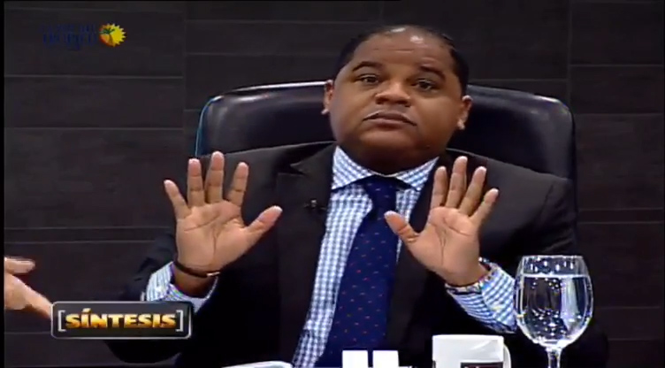 Senadores  También Violan La Constitución