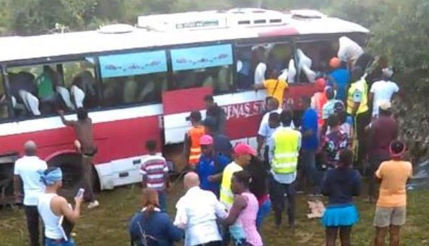 Un Muerto Y Varios Heridos Tras La Imprudencia De Un Motociclista Que Provocó Accidente De Un Autobús En Monte Cristi