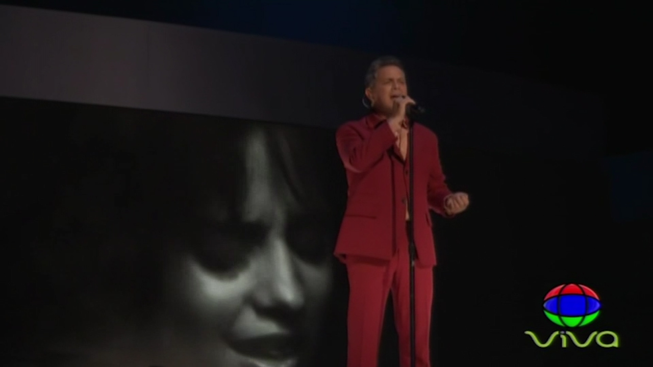 Presentación De Alejandro Sanz Y Camila Cabello En Latin Grammys