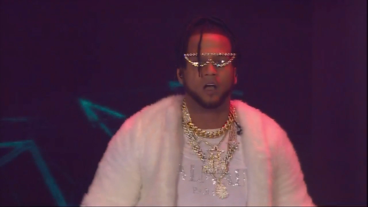 Presentación Musical Del Alfa El Jefe En Premios Heat 2019