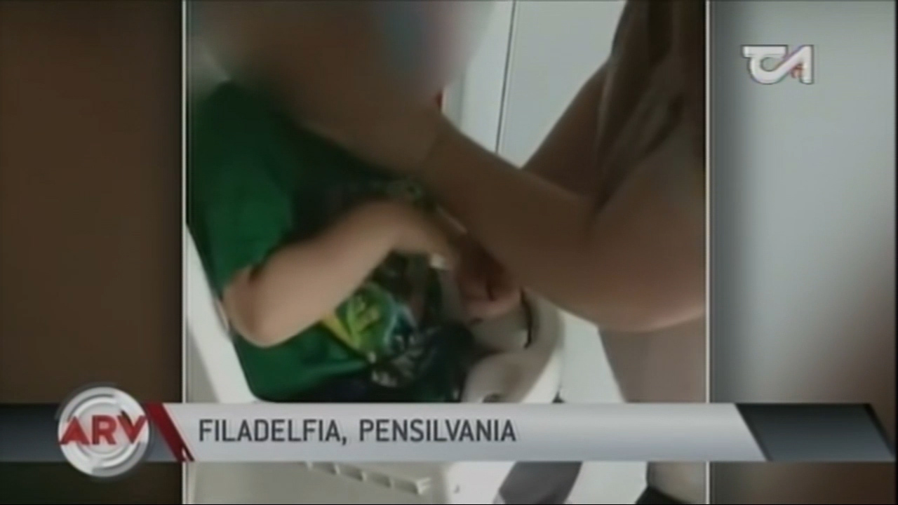 Captan A Empleada De Jardín Infantil Maltratando A Niño