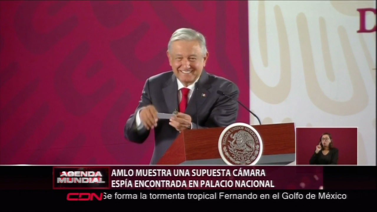 AMLO Muestra Una Supuesta Cámara Espía Encontrada En El Palacio Nacional