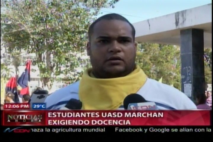Estudiantes UASD Marchan Exigiendo Docencia