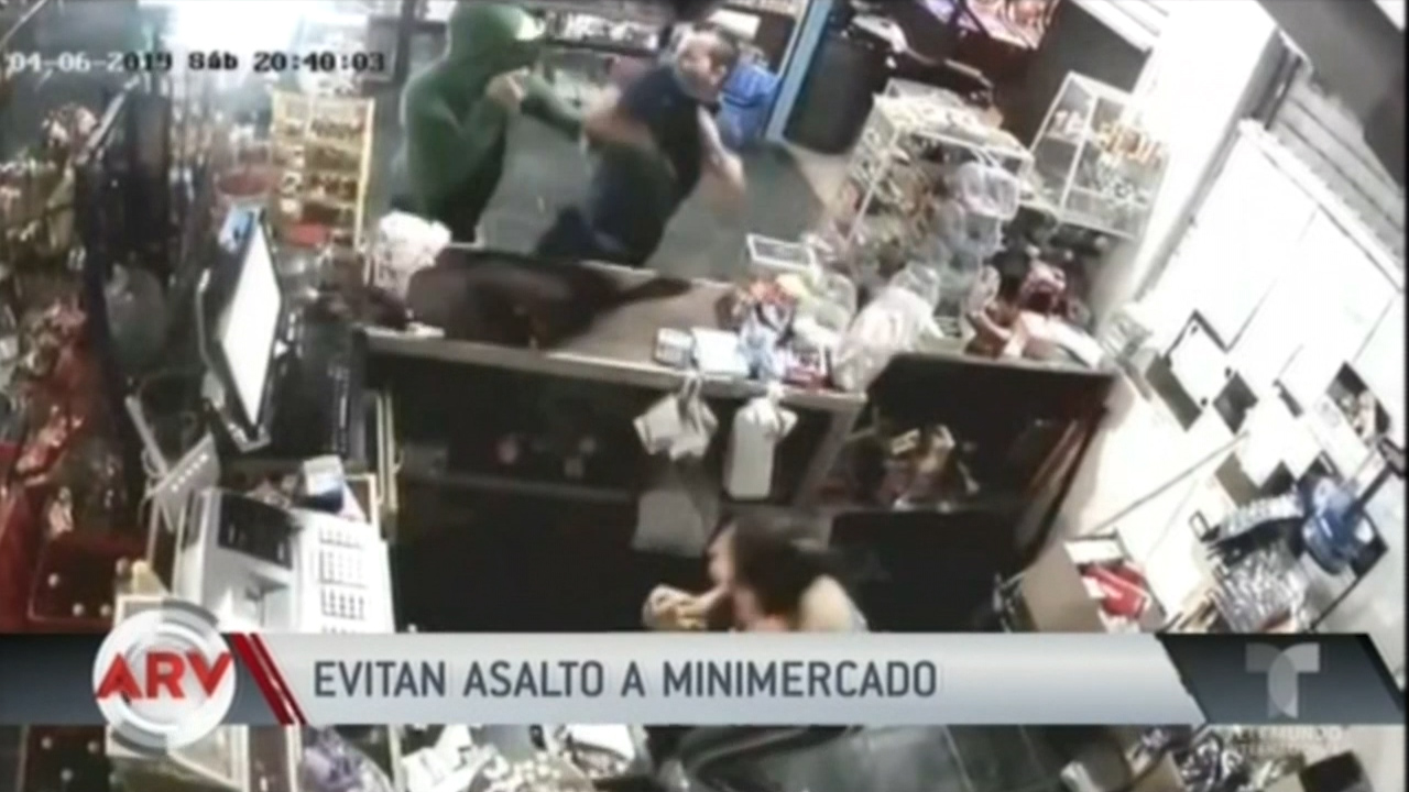 Evitan Asalto A Minimercado