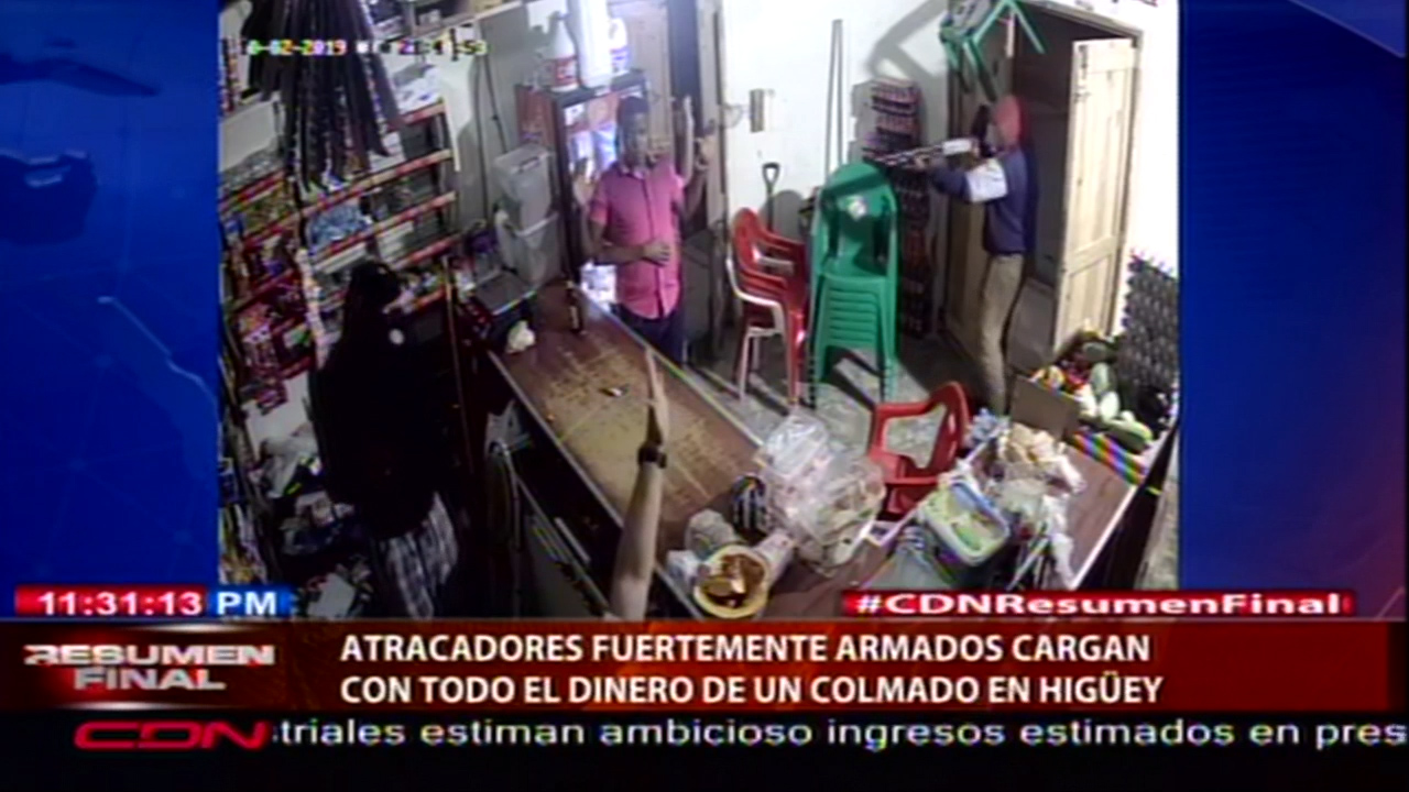 Captado Por Cámaras De Seguridad Individuos Fuertemente Armados Cargan Con Todo El Dinero De Un Colmado En Higüey