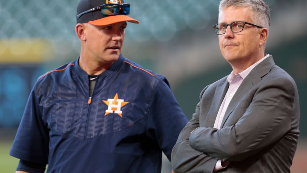 Suspenden Al Dirigente Y Gerente De Los Astros De Houston Por Tramposos