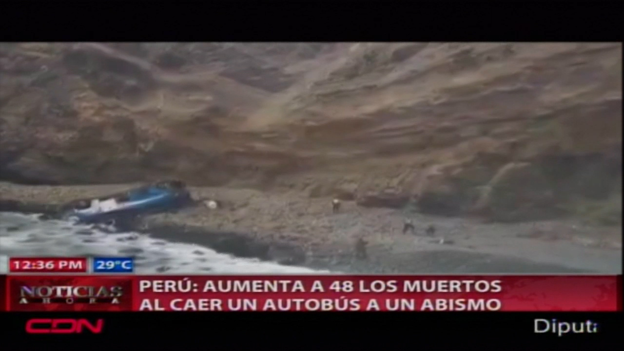 Aumentan A 48 Las Personas Muertas Al Caer Un Autobús A Un Abismo En Perú