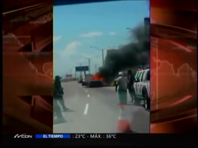 Carro Se Incendió En La Autopista Las Américas