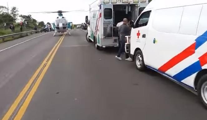 Un Muerto Y 23 Heridos En Accidente De Un Autobús En La Autopista Nordeste