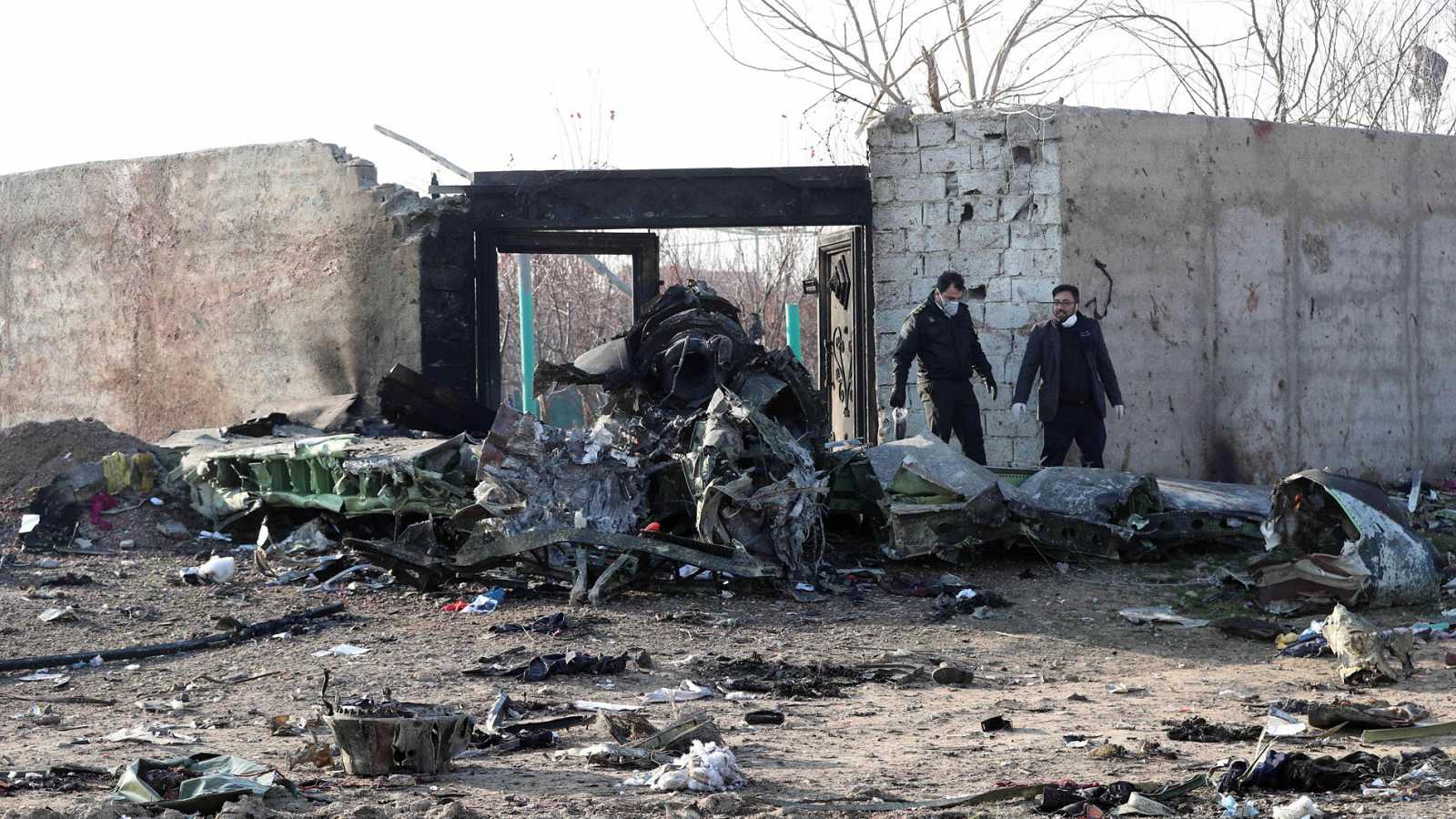 Avión Se Precipitó ¿Falló O Lo Derribaron?